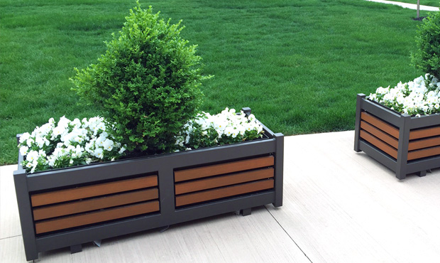 Picture Plaza Planter (Wood)