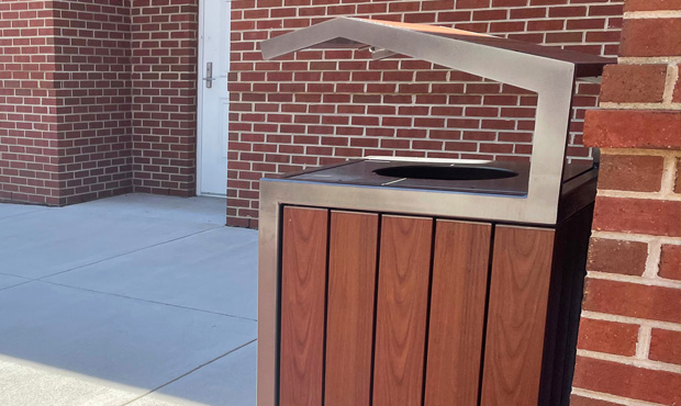 Picture of Wood Grain Aluminum Creekview Litter