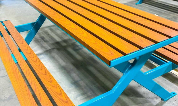 Picture of Wood Grain Aluminum Breakwater Table