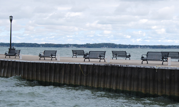 Picture of Keystone Ridge Designs Product on Site - Lamplighter Benches