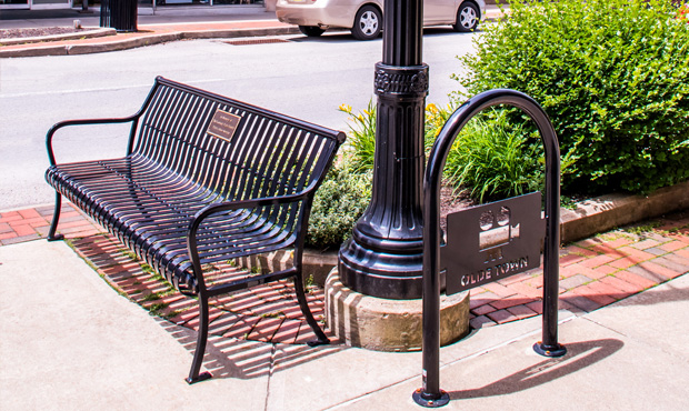 Picture of Keystone Ridge Designs Product on Site - Gloss Black Pullman Bench in Grove City, PA