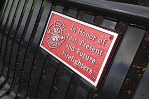 Memorial cast bronze plaque