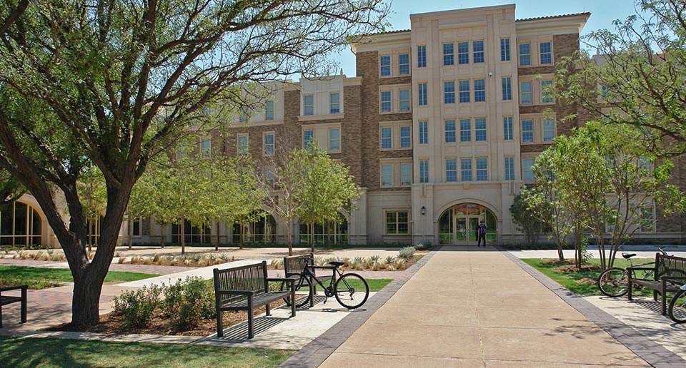 Reading Benches with Back on a university quadrangle